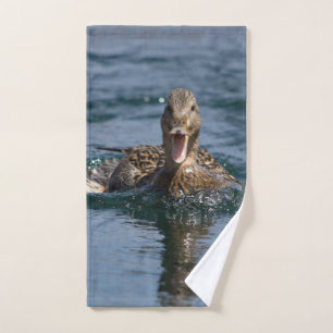 Duck with beak open              bath towel set