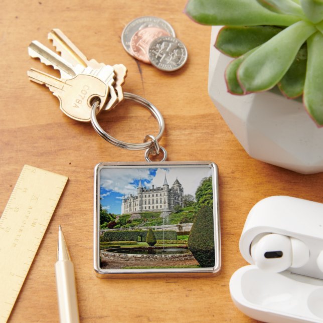 Dunrobin castle architecture photo keychain (Desk)