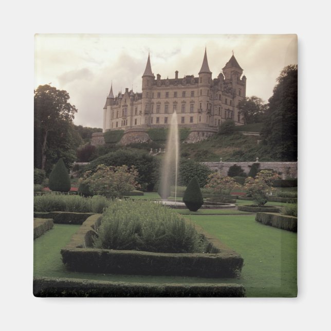 Dunrobin Castle, Scotland Magnet (Front)
