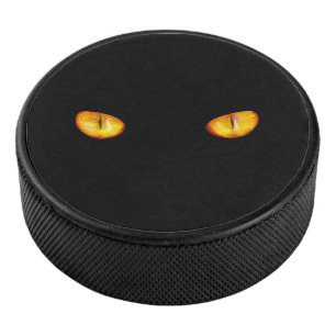 Dur regard de Golden Bombay Cat Eyes