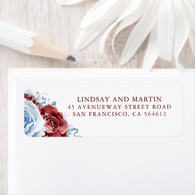 Dusty Blue and Red Flowers Elegant Botanical (En situation)