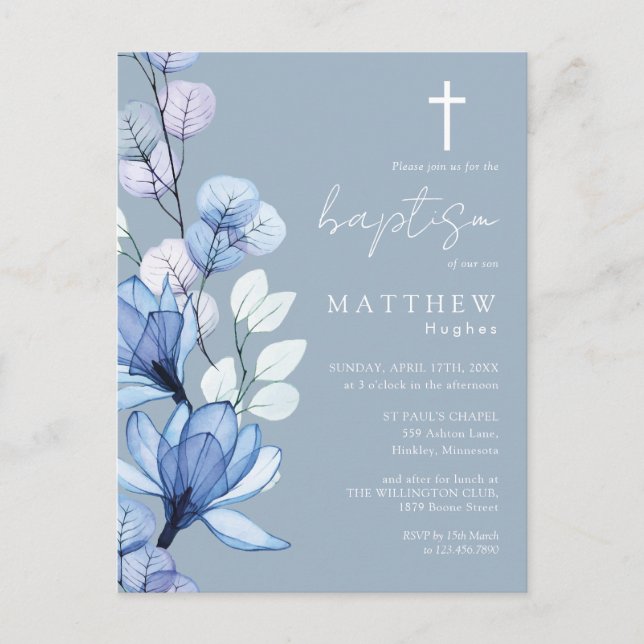 Dusty Blue Floral Monogramme Baptême Invitation (Devant)