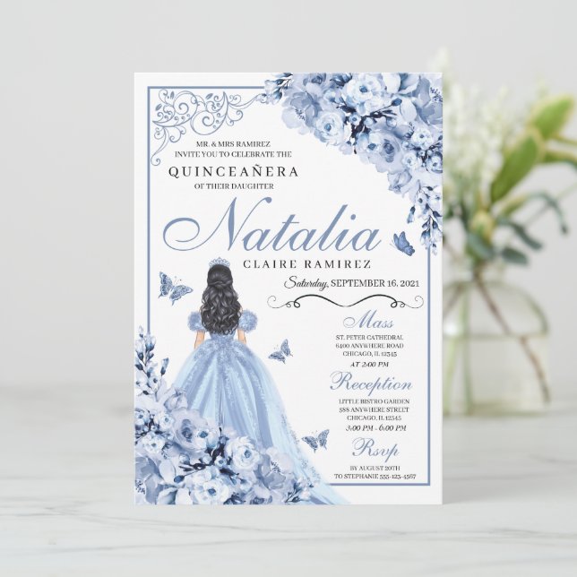 Dusty Blue Floral Quinceanera Invitation Anniversa (Debout devant)