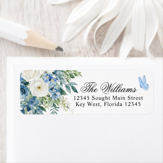 Dusty Blue Flowers Return Address Labels (En situation)