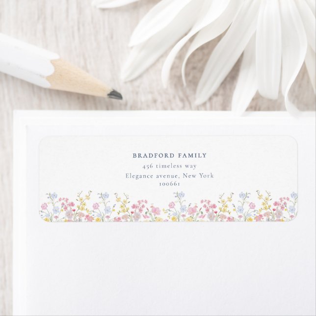 Dusty Blue Script Boho Wildflowers Wedding  (En situation)