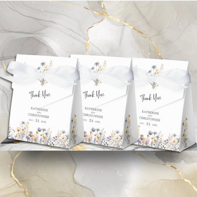 Dusty Blue Wildflowers BOHO Wedding Thank You Favor Box (Dusty Blue Wildflowers BOHO Wedding Thank You Favor Bow Box with Couple Names, Wedding Date.
)