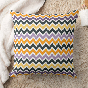 Dynamic Chevron Zigzag Seamless Pattern Throw Pillow