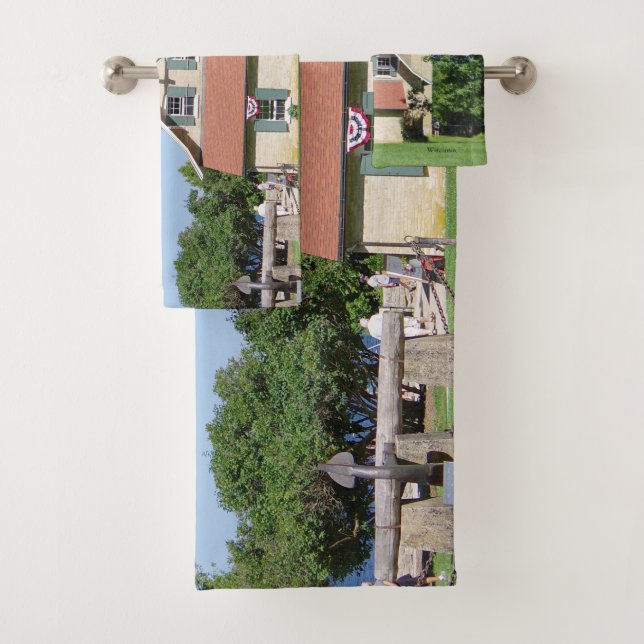 Eagle Bluff Lighthouse towel set (Insitu)