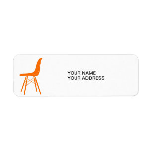 Eames a moulé la chaise latérale en plastique
