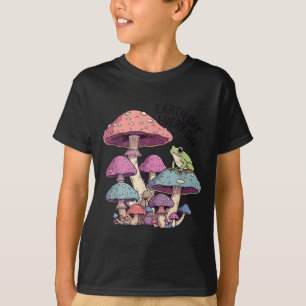 Earth day every day cute frog on mushroom T-Shirt