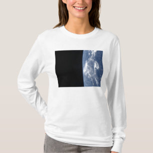Earth's horizon and the blackness of space 2 T-Shirt