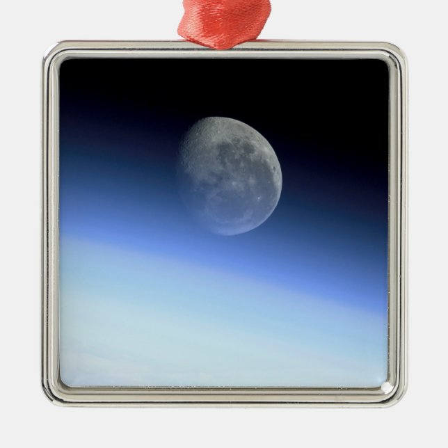 Earth's limb metal ornament (Front)