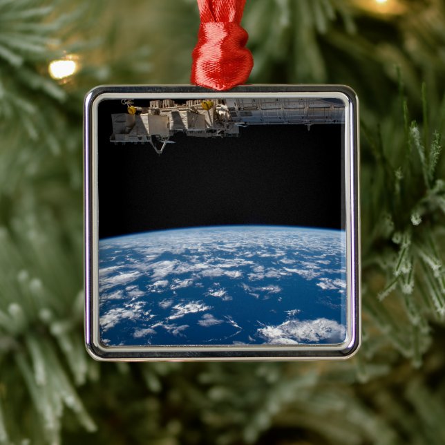 Earth's Limb, Or Horizon Metal Ornament (Tree)