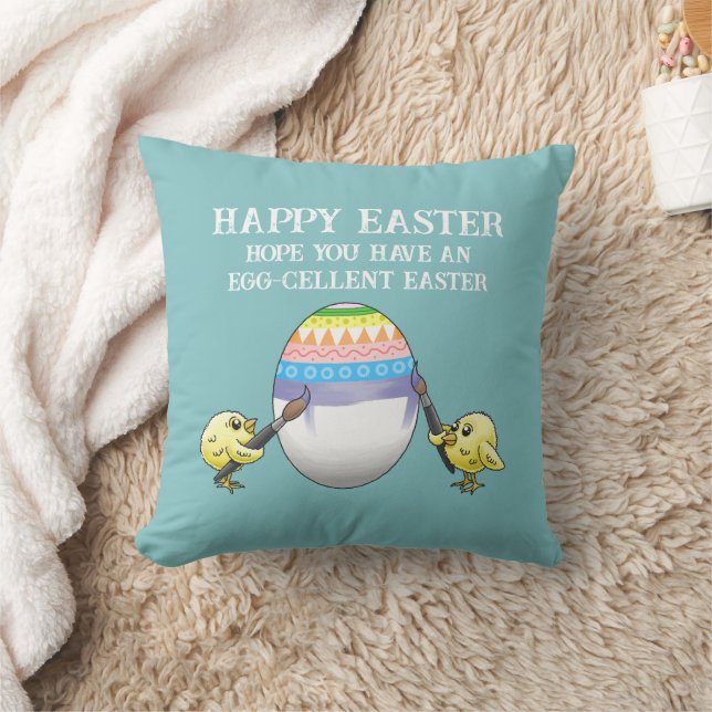 Easter egg painted by the chickens throw pillow (Blanket)