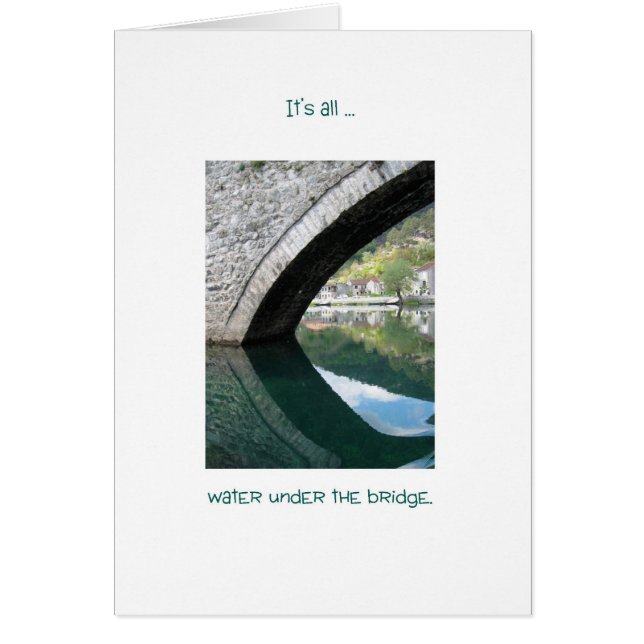 Eau sous le pont, au Monténégro (Devant)