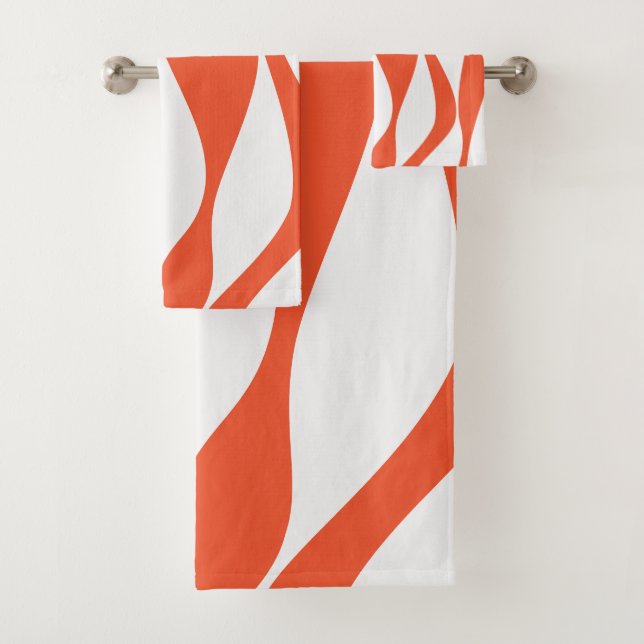 Ebb and Flow 4 in Orange and White Bath Towel Set (Insitu)