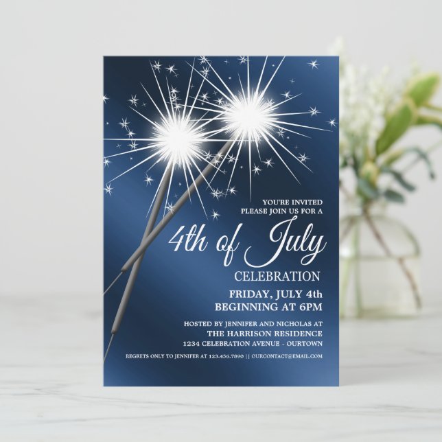 Éblouissant Sparklers 4 juillet Invitations De Fêt (Debout devant)