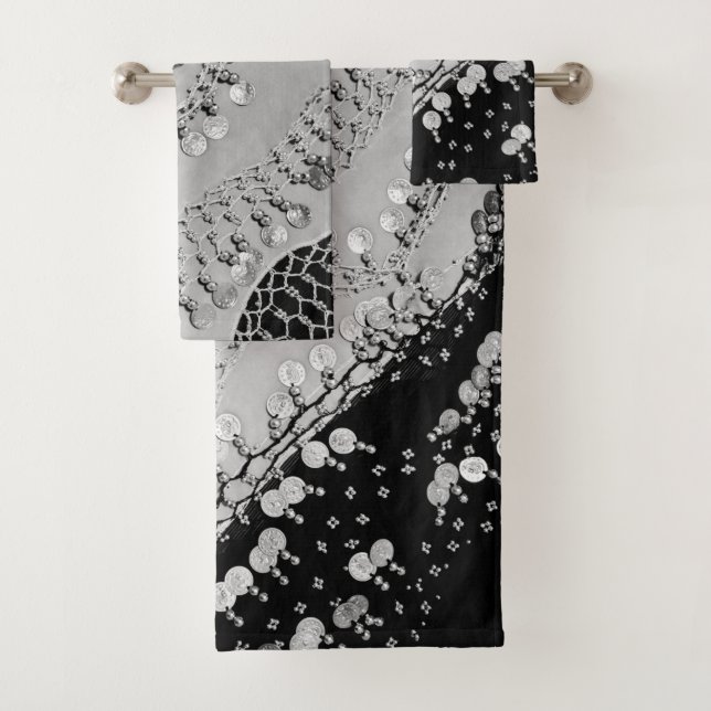 Écharpe de pièce noire et d'argent (En situation)