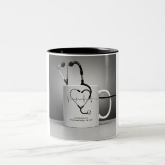 Écoutez le bec du café avec cette Mug