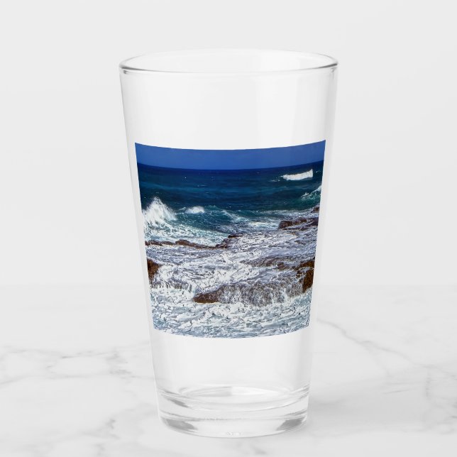 Écraser Des Vagues Sur Du Verre Rocheux (Devant)