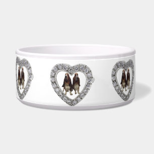 Écuelle Pet Bowl Basset Hounds sur Wjhite dans Heart Diamo
