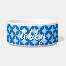 Tuile d'été avec cercles azurés sur le bleu bébé
