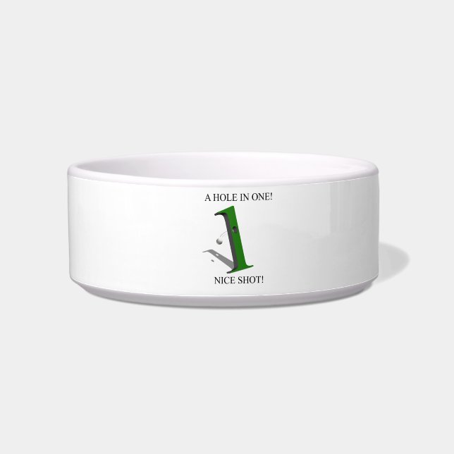 Écuelle Un Trou Dans Une Balle De Golf (Gauche)