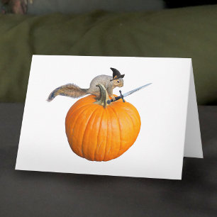 Écureuil avec épée sur la carte Citrouille Hallowe