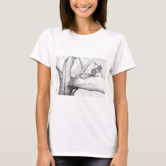 Écureuil féminin dans les arbres t-shirt imprimé