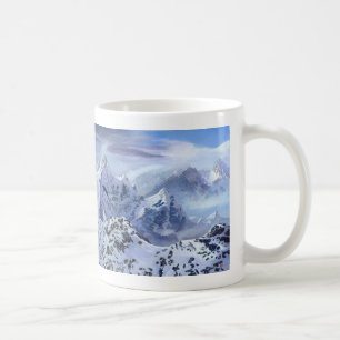 Édenté dans la tasse de café de neige