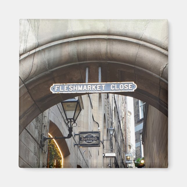 Edinburgh - Fleshmarket Close Magnet (Front)