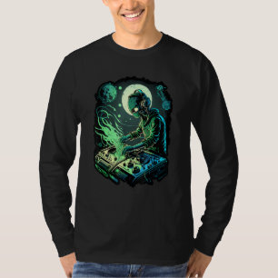 EDM Alien Rave Astronaut Alien DJ Alien DJing in S T-Shirt