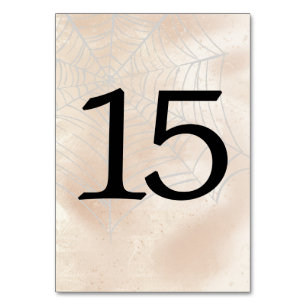 Éffrayant Petit Couple Numéro de table 15