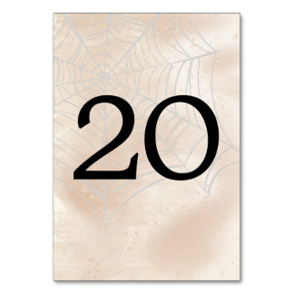 Éffrayant Petit Couple Numéro de table 20
