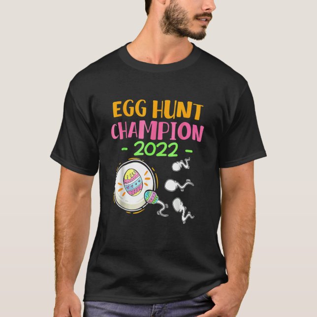 Egg hunt champion 2022 Easter Pregnancy Announceme T-Shirt (Front)