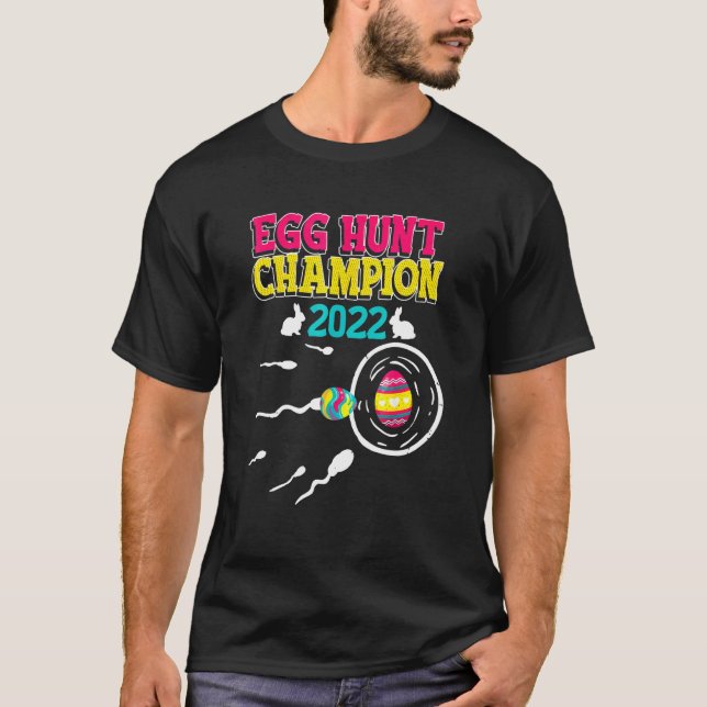 Egg hunt champion 2022 Easter Pregnancy Announceme T-Shirt (Front)