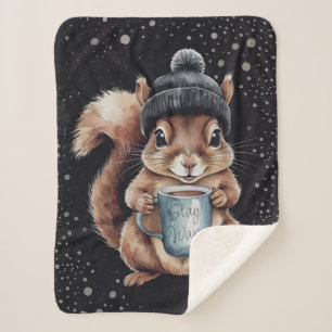 Eichhörnchen mit Tasse und Schnee „Stay Warm“ Sherpa Blanket