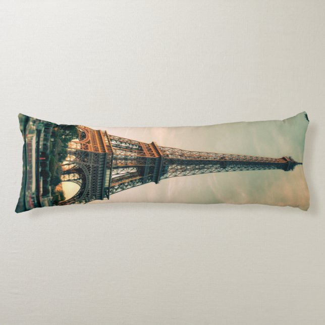 Eiffel tower throw pillow (Front)