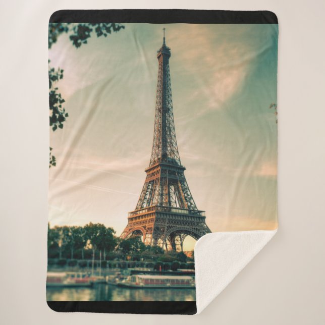 Eiffel tower throw pillow (Front)