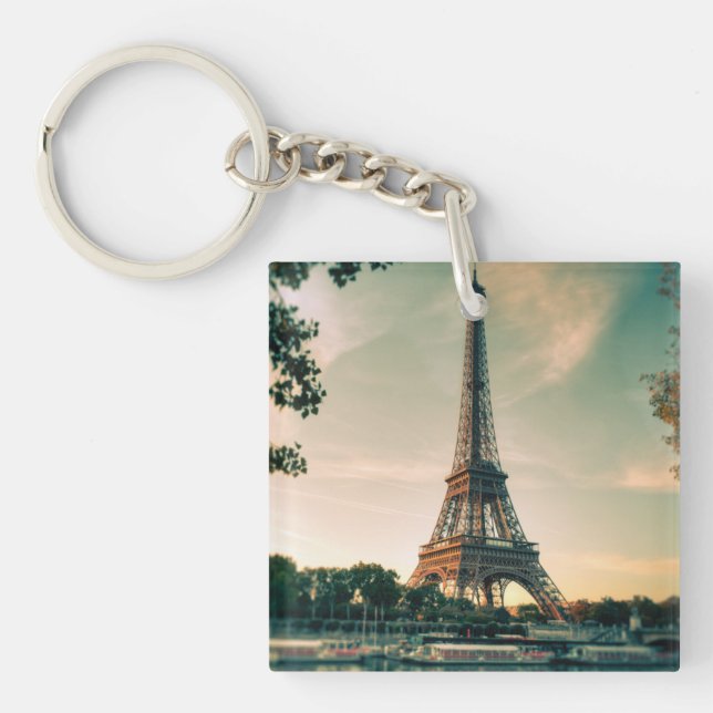 Eiffel tower throw pillow keychain (Front)
