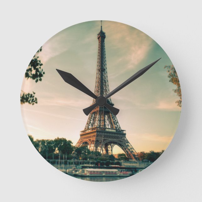 Eiffel tower throw pillow round clock (Front)