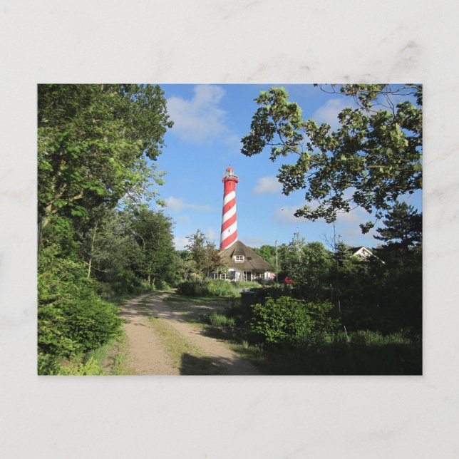 Ein Leuchtturm vor dem Haus Postcard (Front)