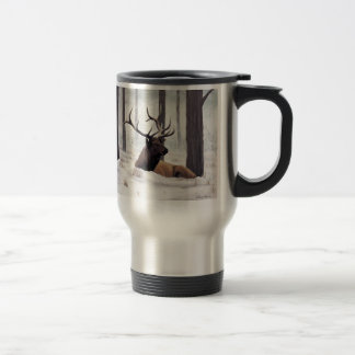 Élans "frais" de Taureau dans la tasse de voyage