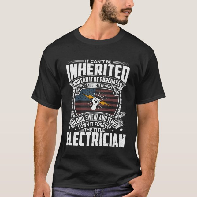Electrician Us Flag Lineman Electrical Engineer T-Shirt (Front)