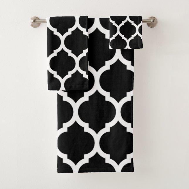 Elegan Black White Moroccan Quatrefoil Pattern Bath Towel Set (Insitu)