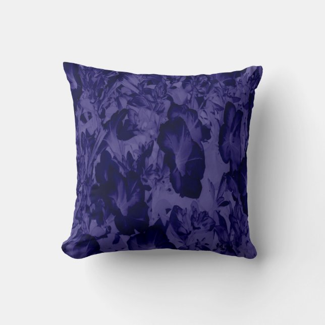 Elegance at  night...... throw pillow (Front)