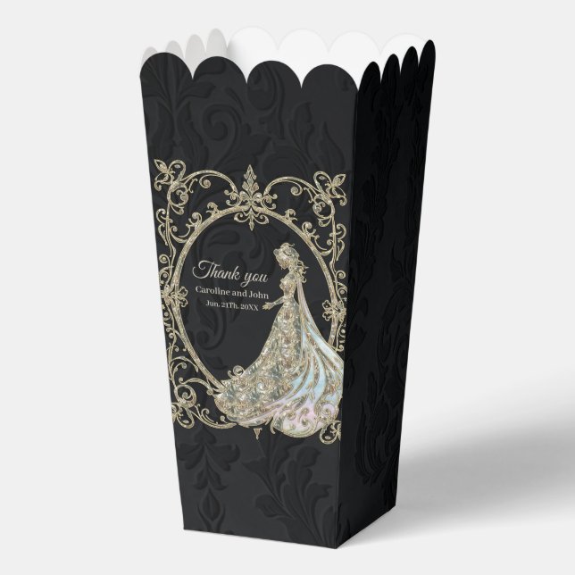 Elegance in gold and black favor box (Front)