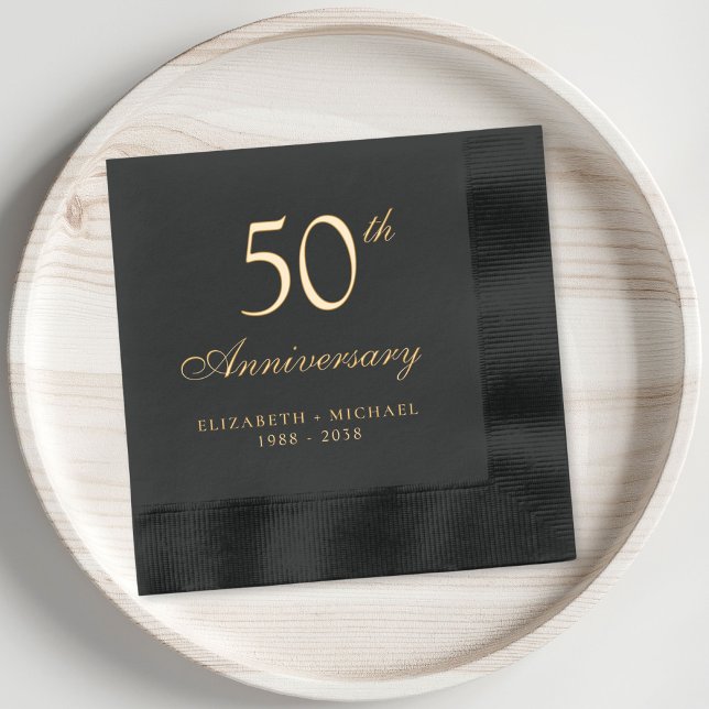 Élégant 50e anniversaire Mariage or (Elevate your 50th wedding anniversary party decor with these elegant black & gold foil napkins)