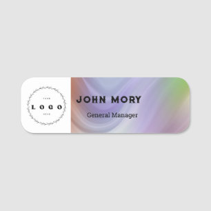 Élégant badge nominatif employé avec logo personna