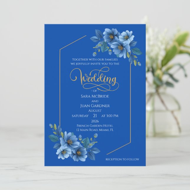 Elegant Blue Floral Wedding Invitation (Debout devant)